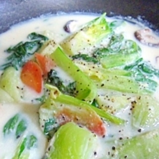 フライパンで　簡単ヘルシー青梗菜の豆乳スープ
